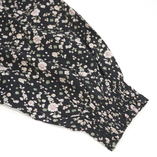 OUTLET】flowing square neck blouse ～ﾌﾛｰｲﾝｸﾞｽｸｴｱﾈｯｸﾌﾞﾗｳｽ | flower