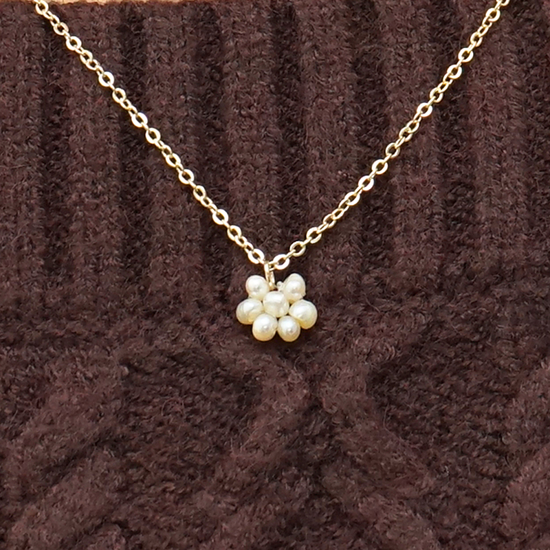 pearl flower necklace～ﾊﾟｰﾙﾌﾗﾜｰﾈｯｸﾚｽ