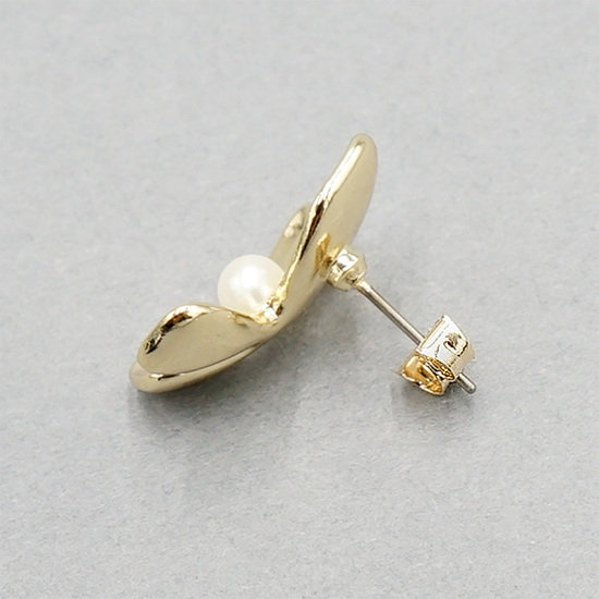 から厳選した ＊セール＊ カメオ 18K ピアス フラワーモチーフ ピアス