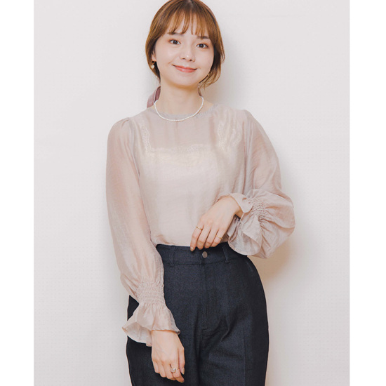 OUTLET】shirring sleeves blouse～ｼｬｰﾘﾝｸﾞｽﾘｰﾌﾞｽﾌﾞﾗｳｽ | flower