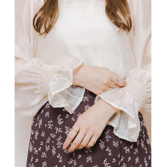 OUTLET】shirring sleeves blouse～ｼｬｰﾘﾝｸﾞｽﾘｰﾌﾞｽﾌﾞﾗｳｽ | flower