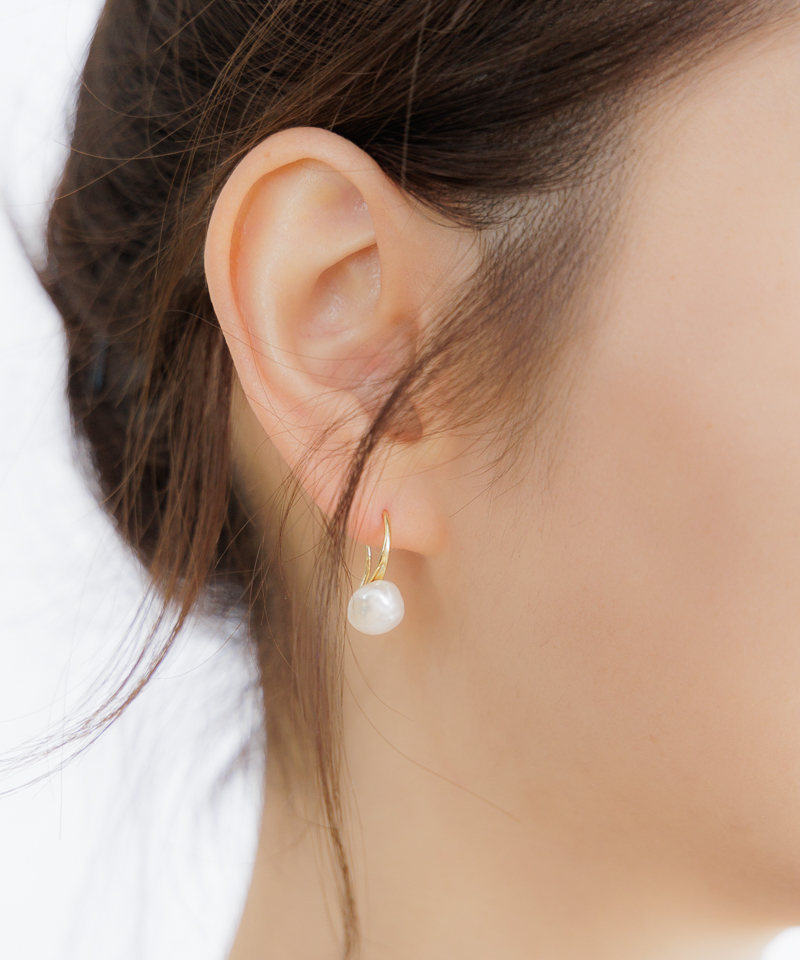 rain drop pearl pierce～ﾚｲﾝﾄﾞﾛｯﾌﾟﾊﾟｰﾙﾋﾟｱｽ | flower／フラワー公式通販