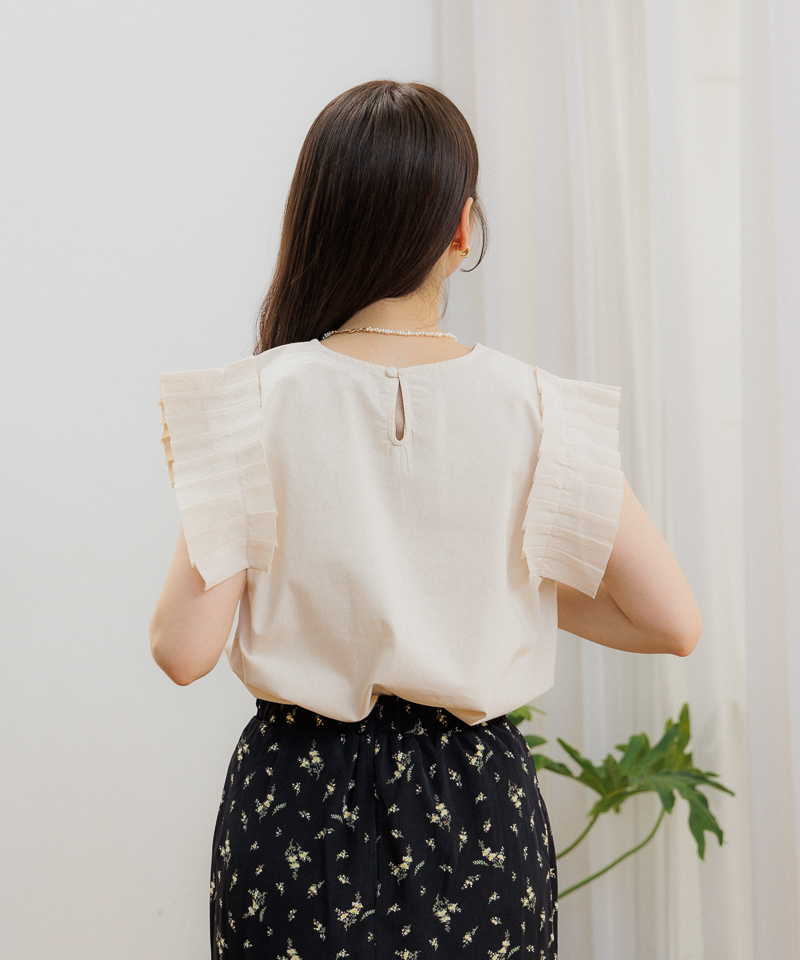 30%OFF】shoulder pleats top～ｼｮﾙﾀﾞｰﾌﾟﾘｰﾂﾄｯﾌﾟ | flower／フラワー