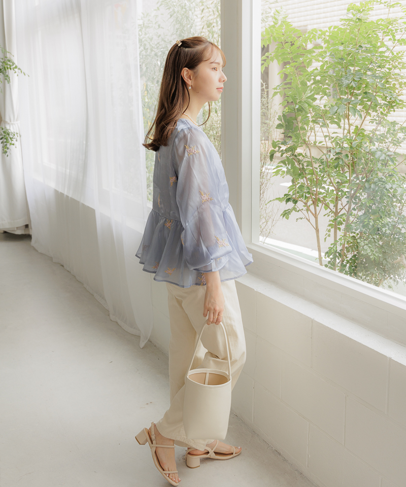OUTLET】gloss blooming blouse～ｸﾞﾛｽﾌﾞﾙｰﾐﾝｸﾞﾌﾞﾗｳｽ | flower