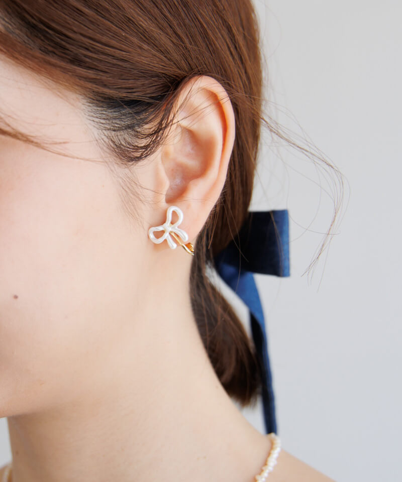 whip ribbon earring～ﾎｲｯﾌﾟﾘﾎﾞﾝｲﾔﾘﾝｸﾞ | flower／フラワー公式通販