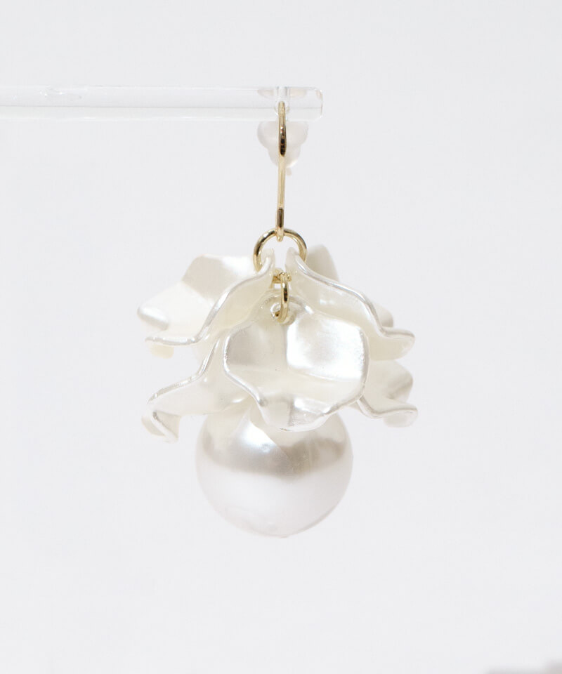 white bouquet pierce～ﾎﾜｲﾄﾌﾞｰｹﾋﾟｱｽ | flower／フラワー公式通販