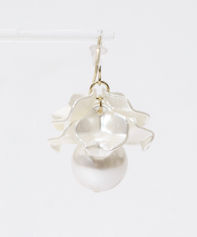 white bouquet pierce～ﾎﾜｲﾄﾌﾞｰｹﾋﾟｱｽ | flower／フラワー公式通販