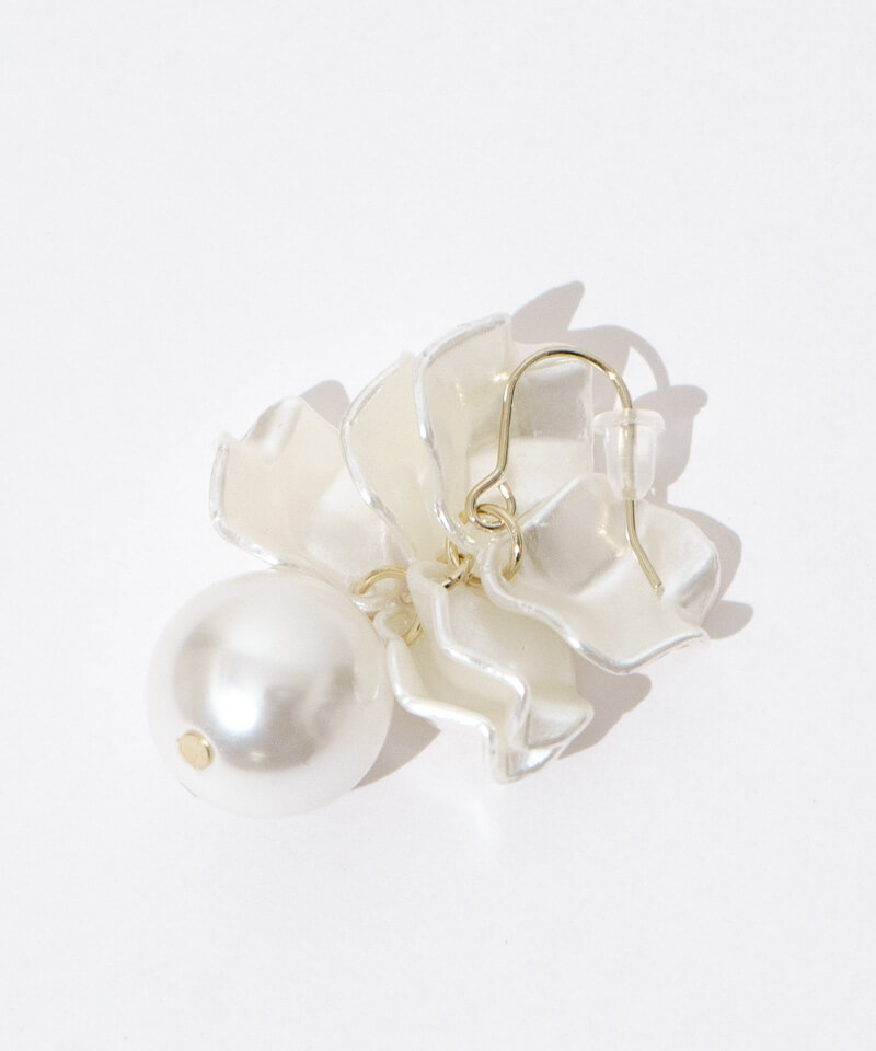 white bouquet pierce～ﾎﾜｲﾄﾌﾞｰｹﾋﾟｱｽ | flower／フラワー公式通販