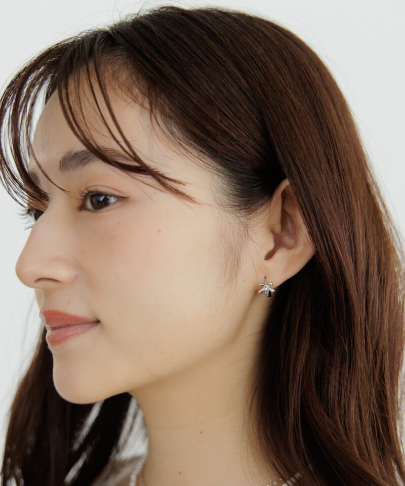 with ribbon pierce～ｳｨｽﾞﾘﾎﾞﾝﾋﾟｱｽ | flower／フラワー公式通販