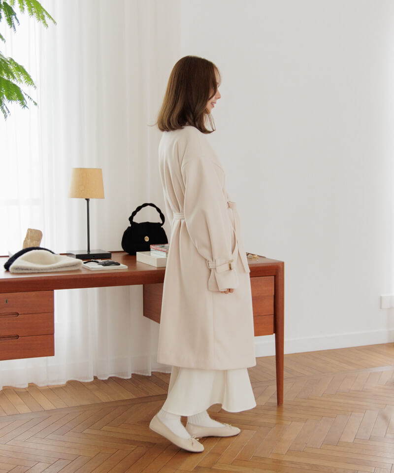 Katie アイボリー ロングコート　新品未使用 MIIA（ミーア） コート アウター ボリュームスリーブロングコート