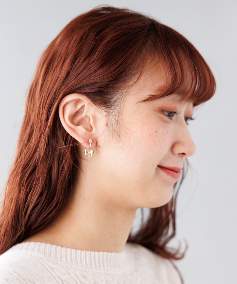 ribbon blanco earring～ﾘﾎﾞﾝﾌﾞﾗﾝｺｲﾔﾘﾝｸﾞ | flower／フラワー公式通販