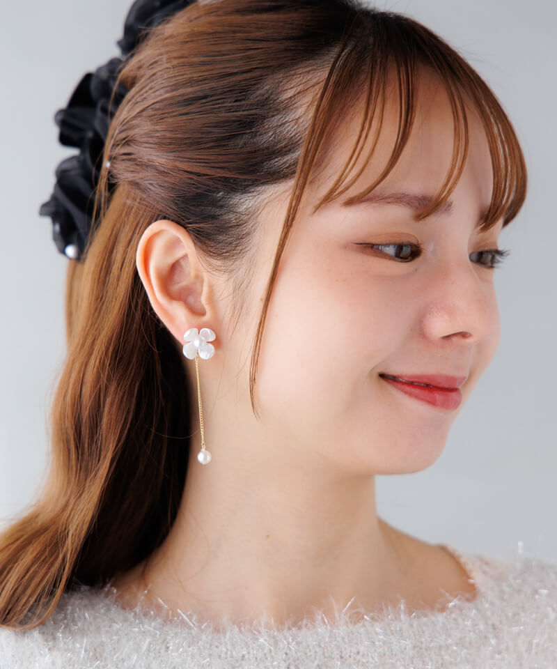 高品質　フラワー　パールピアス ピアス フラワー パール 2way シルバーはり ファッション小物
