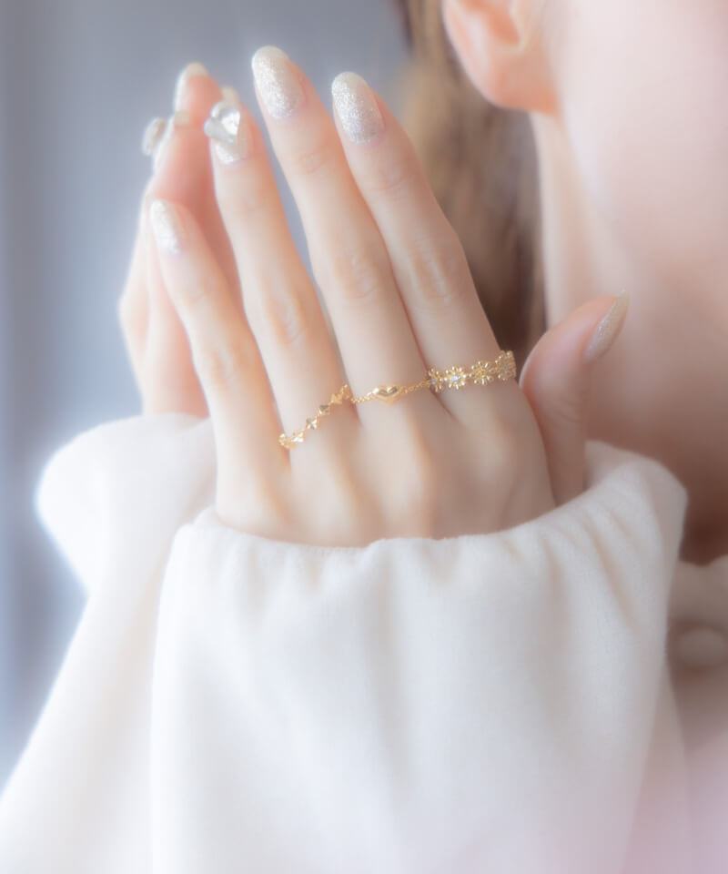 【CRAFTD London】CLOVER SOVEREIGN リング 2色 CloverRing_Gold_Angle1_png.png