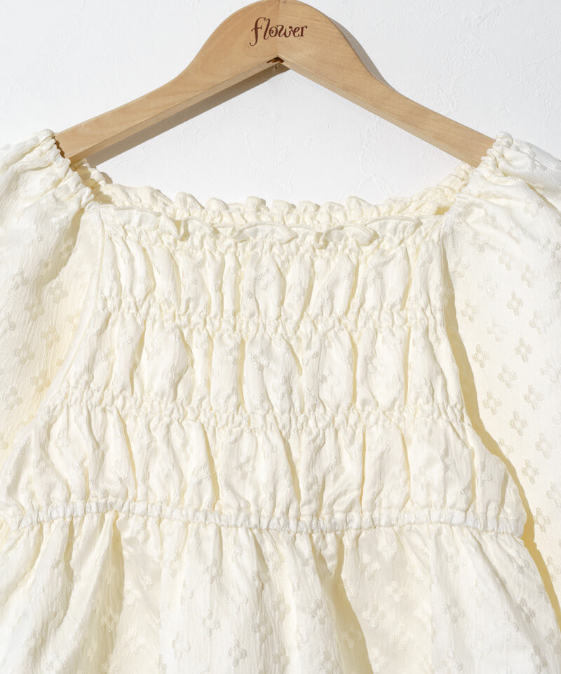 fleur shirring blouse～ﾌﾙｰﾙｼｬｰﾘﾝｸﾞﾌﾞﾗｳｽ | flower／フラワー