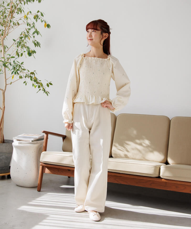 I_am（アイアム）の「flower embroidery blouse（シャツ