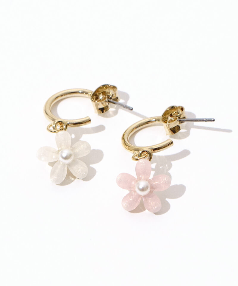 FUA Flower petal 片耳ピアス　ivory color 14mm Five Petal Flower Earrings