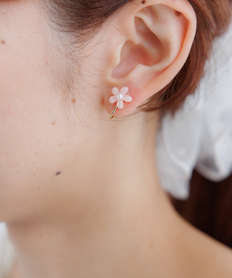 14kgfMOPフラワーカービングピアス/イヤリング 14kgfMOPフラワーカービングピアス/イヤリング flower hoop