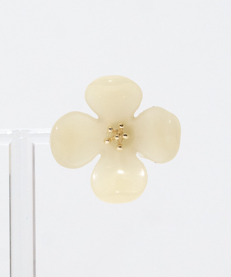 FUA Flower petal 片耳ピアス　ivory color pure flower pierce～ﾋﾟｭｱﾌﾗﾜｰﾋﾟｱｽ | flower／フラワー公式通販