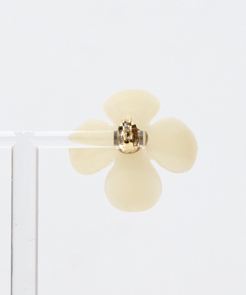 FUA Flower petal 片耳ピアス　ivory color FUA Flower petal 片耳ピアス ivory color