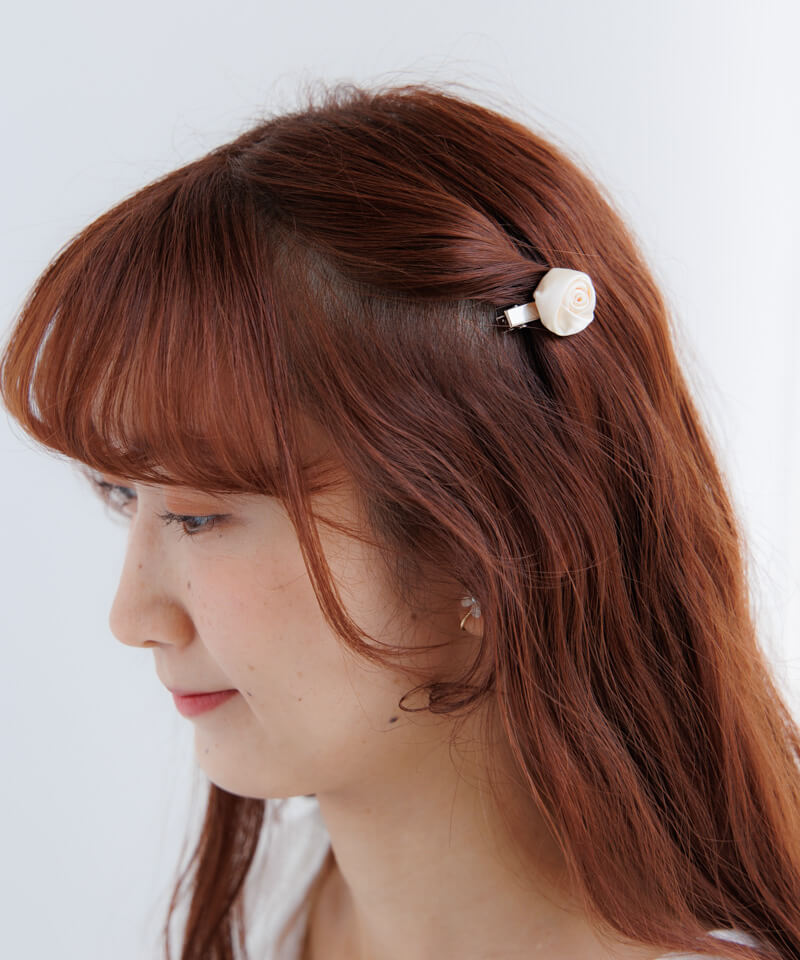 ♡ 3点 Rose サテンリボンヘアクリップ white ♡ 楽天市場】全品対象クーポン配布中！ ヘアクリップ 2個組 カラー