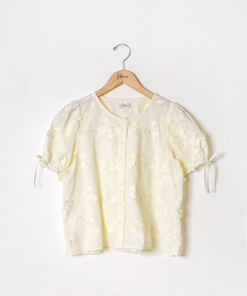 flowerプロフ 40%OFF】bloom embroidery top～ﾌﾞﾙｰﾑｴﾝﾌﾞﾛｲﾀﾞﾘｰﾄｯﾌﾟ | flower