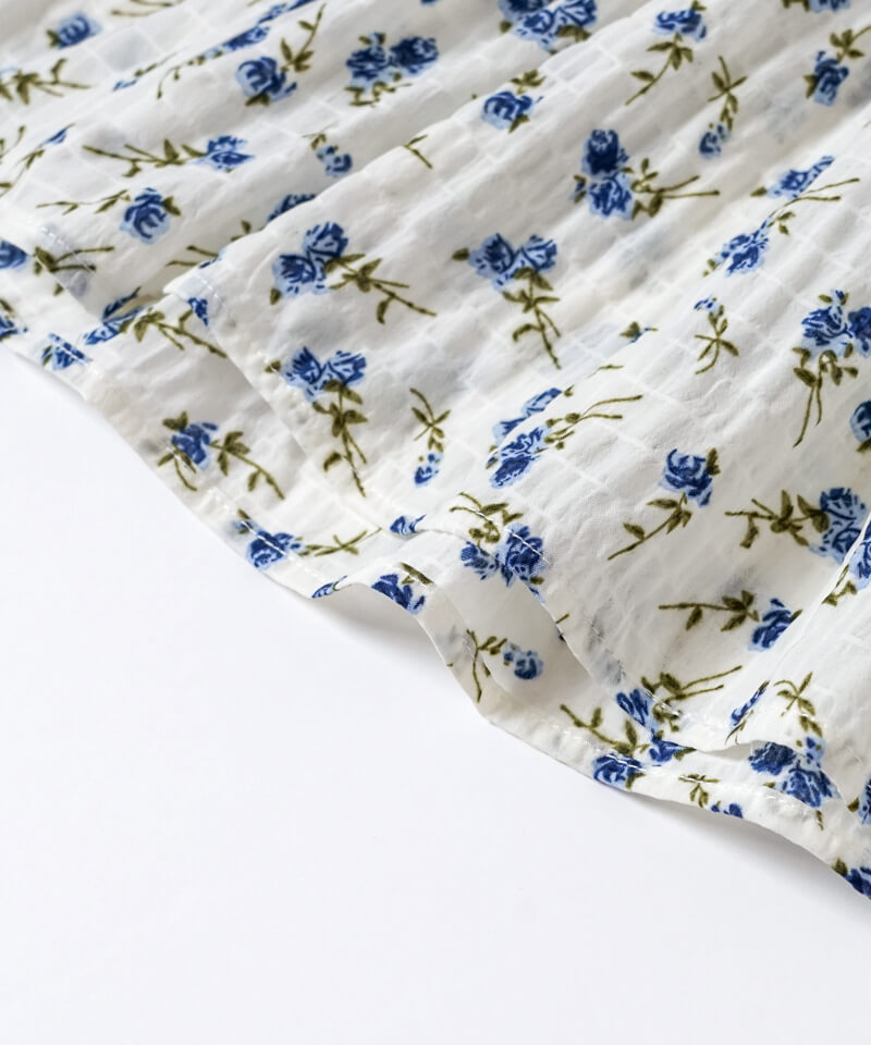 【新品・未使用】flower クランプルブルームトップ ブルー 花柄ブラウス 新品・未使用】flower クランプルブルームトップ ブルー 花柄