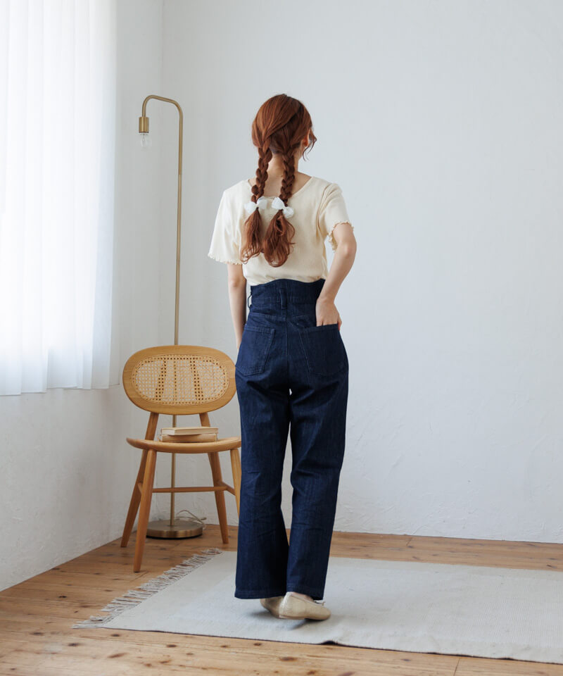 flowerページ FTD Gently into the Ever-After Standing Spray | Pesches