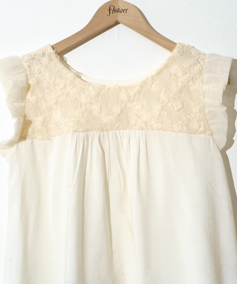40%OFF】lacy blossom top～ﾚｰｼｰﾌﾞﾛｯｻﾑﾄｯﾌﾟ | flower／フラワー