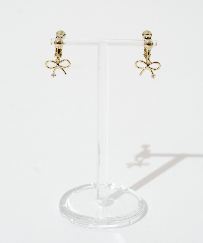 tiny ribbon earring～ﾀｲﾆｰﾘﾎﾞﾝｲﾔﾘﾝｸﾞ | flower／フラワー公式通販
