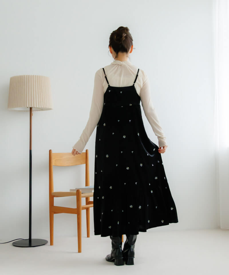 velour embroidery onepiece～ﾍﾞﾛｱｴﾝﾌﾞﾛｲﾀﾞﾘｰﾜﾝﾋﾟｰｽ | flower