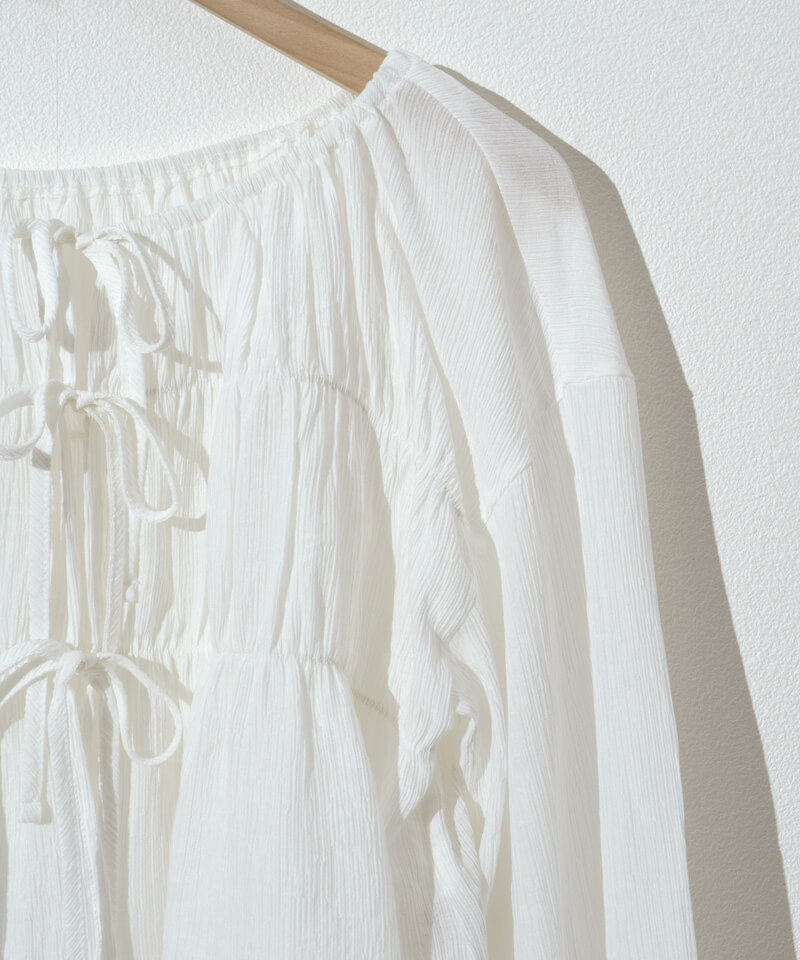Lmn ribbon shirring blouse ホワイト 40%OFF】shirring ribbon blouse～ｼｬｰﾘﾝｸﾞﾘﾎﾞﾝﾌﾞﾗｳｽ | flower