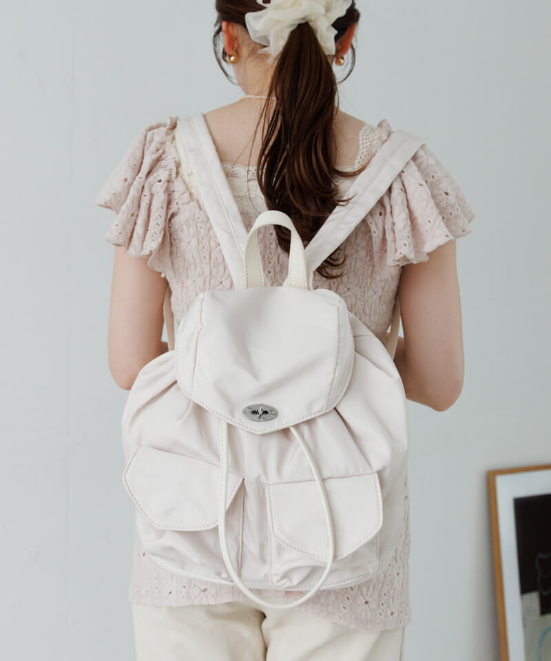 satin backpackの使用イメージ