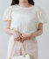 �قǂ悢�{�����[���̃p�t�X���[�u�ƁA���[�Y���`�[�t�̑g�ݍ��킹���ڂ��䂭���ʂȈꖇ�ł���