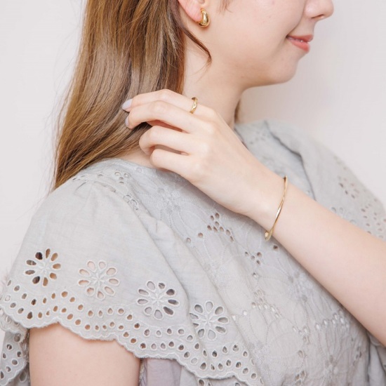 simply twist bangle ～ｼﾝﾌﾟﾘｰﾂｲｽﾄﾊﾞﾝｸﾞﾙ | flower／フラワー