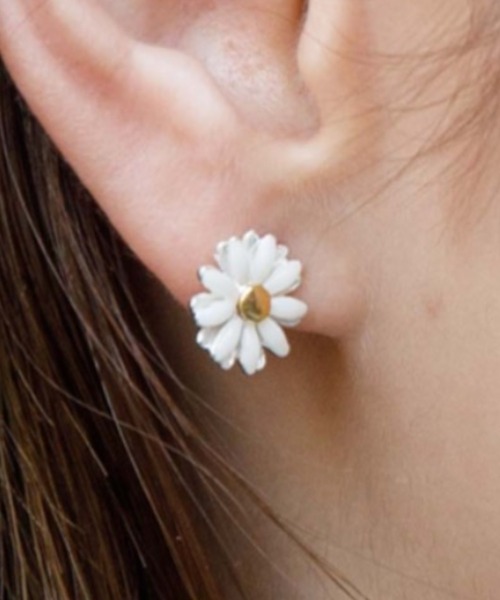 snow daisy pierce ～ｽﾉｰﾃﾞｲｼﾞｰﾋﾟｱｽ | flower／フラワー公式通販