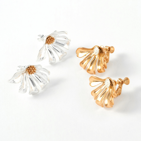 april flower earring ～ｴｲﾌﾟﾘﾙﾌﾗﾜｰｲﾔﾘﾝｸﾞ | flower／フラワー公式通販